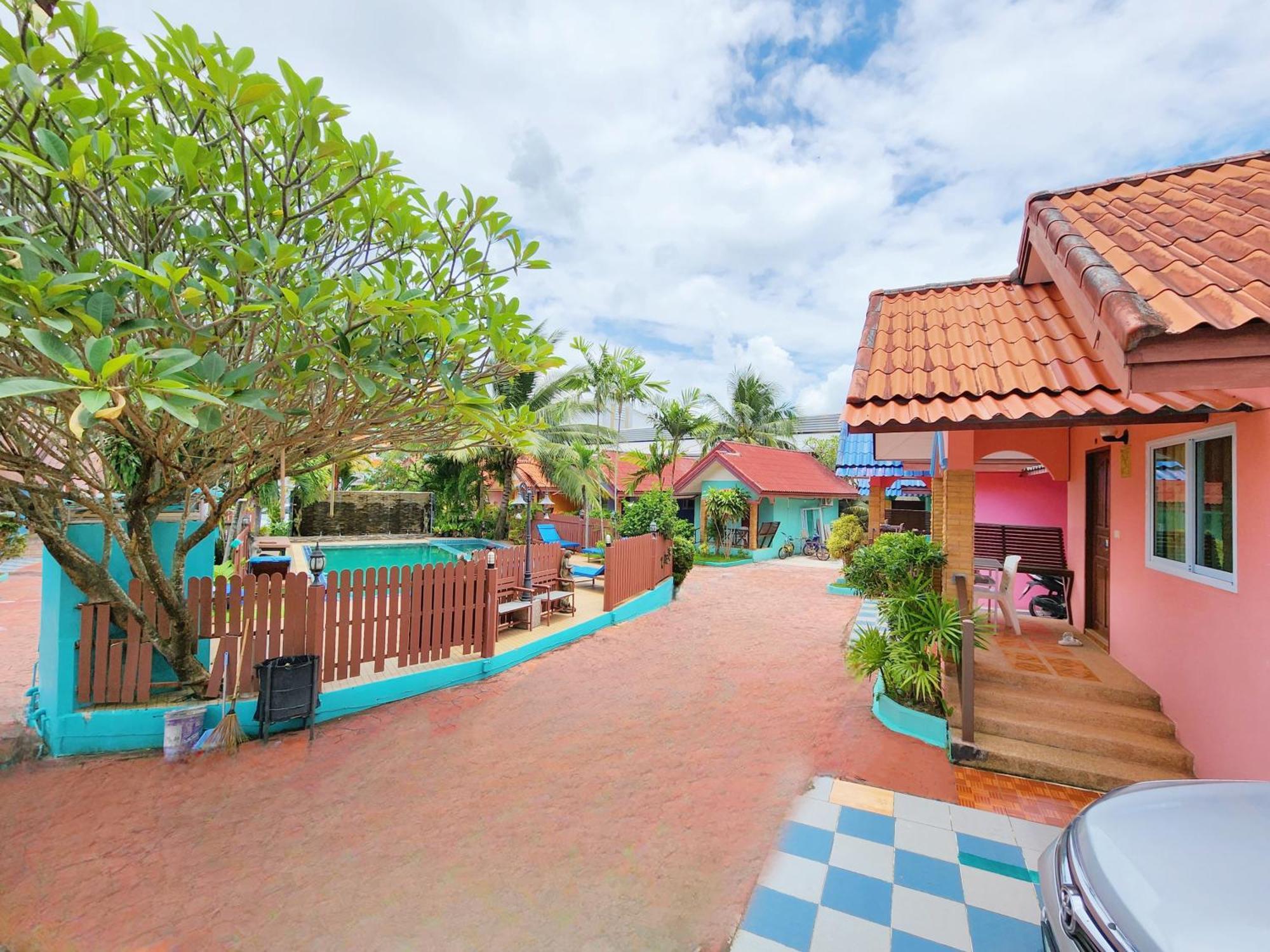 Phaithong Sotel Resort Chalong Exterior photo