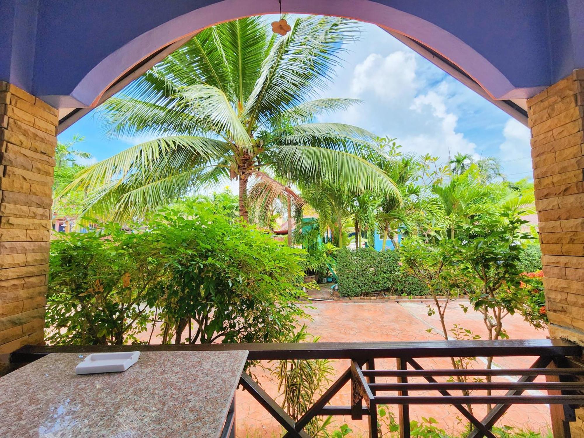 Phaithong Sotel Resort Chalong Exterior photo