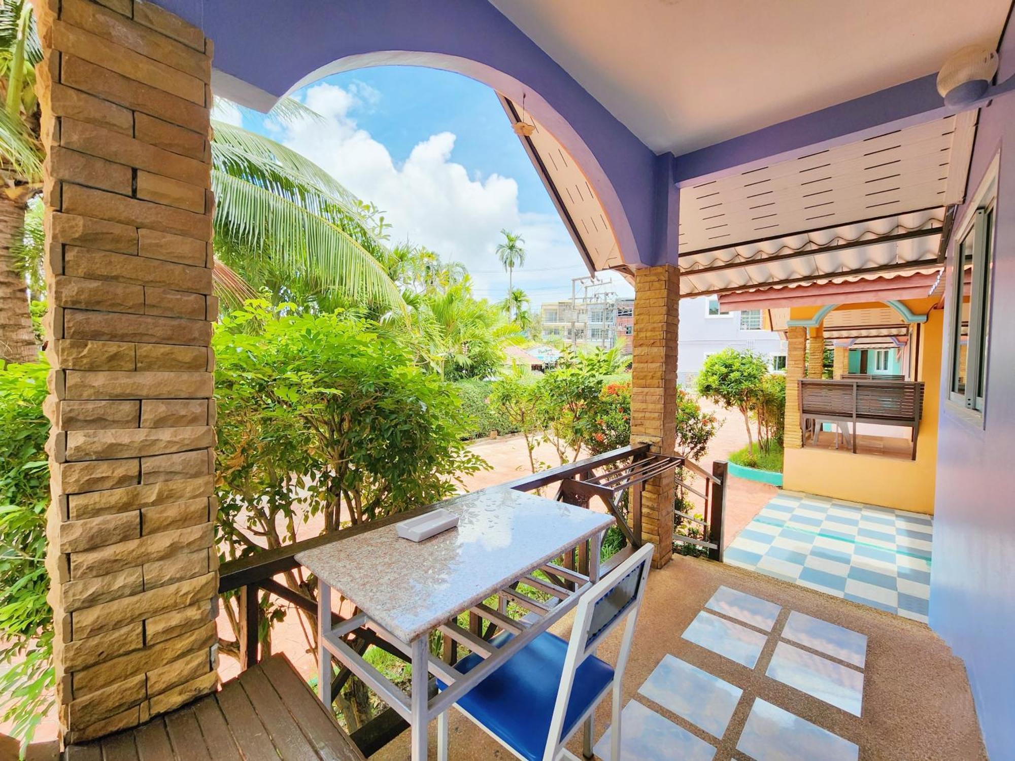 Phaithong Sotel Resort Chalong Exterior photo