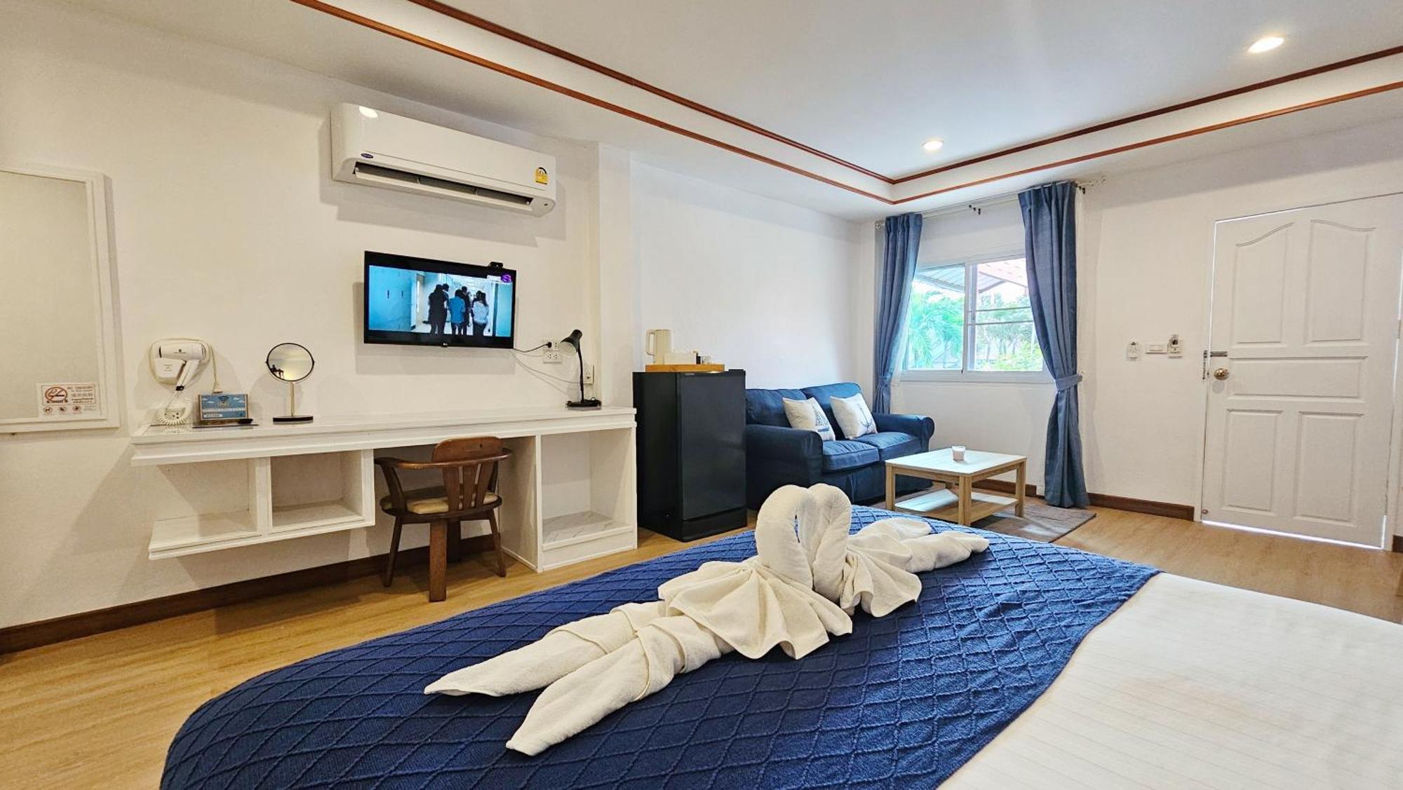 Phaithong Sotel Resort Chalong Exterior photo