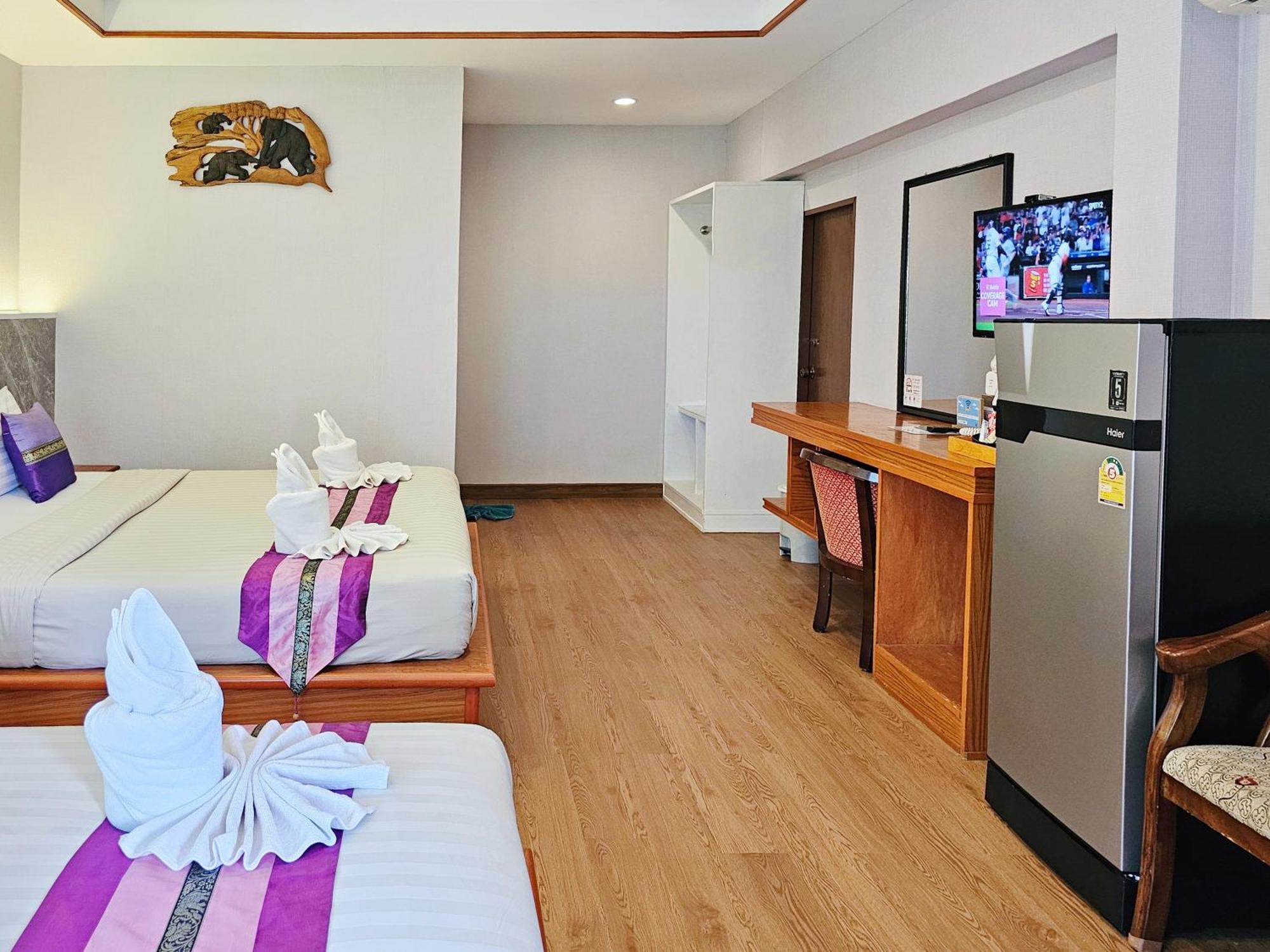 Phaithong Sotel Resort Chalong Exterior photo
