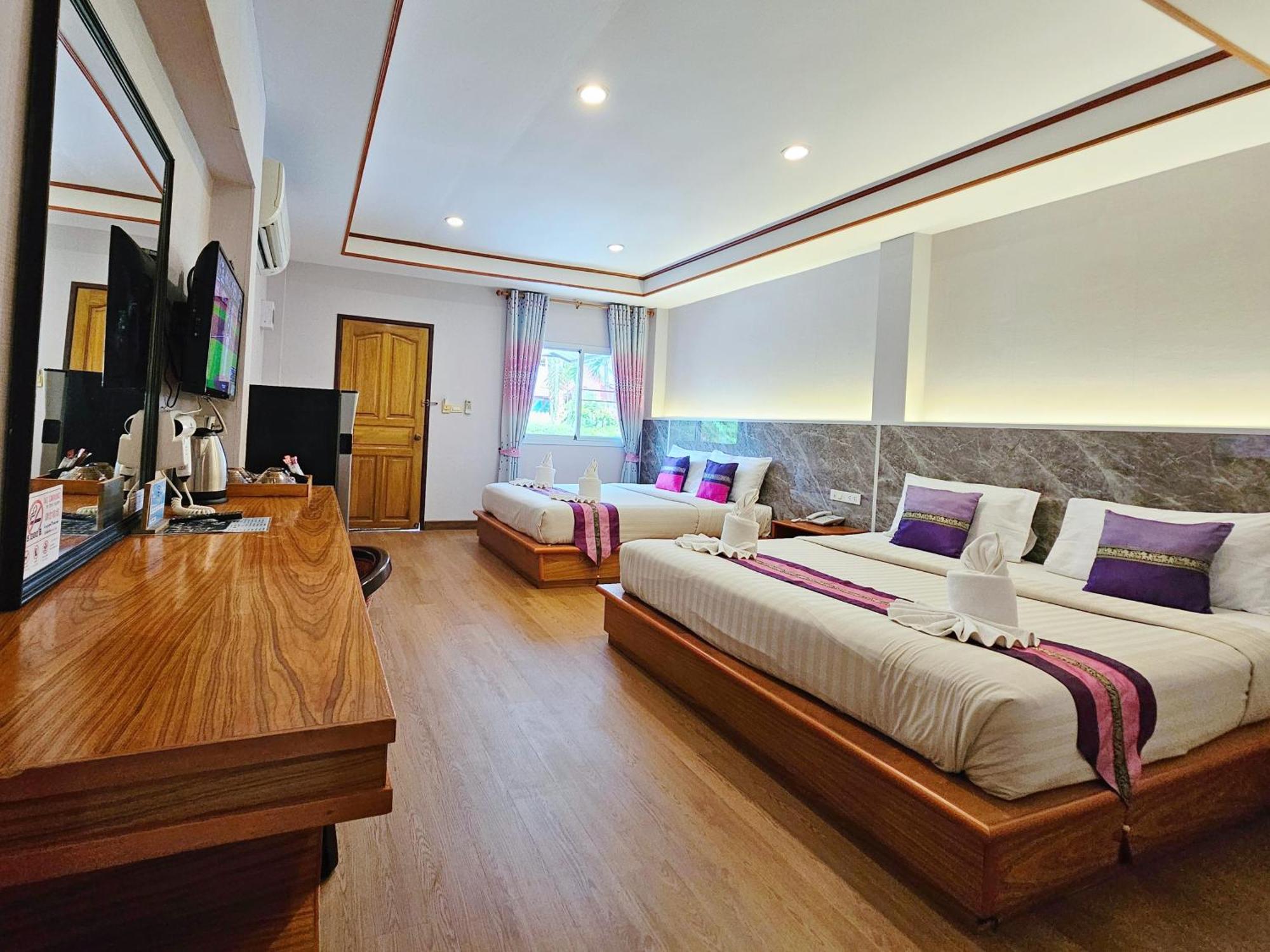 Phaithong Sotel Resort Chalong Exterior photo