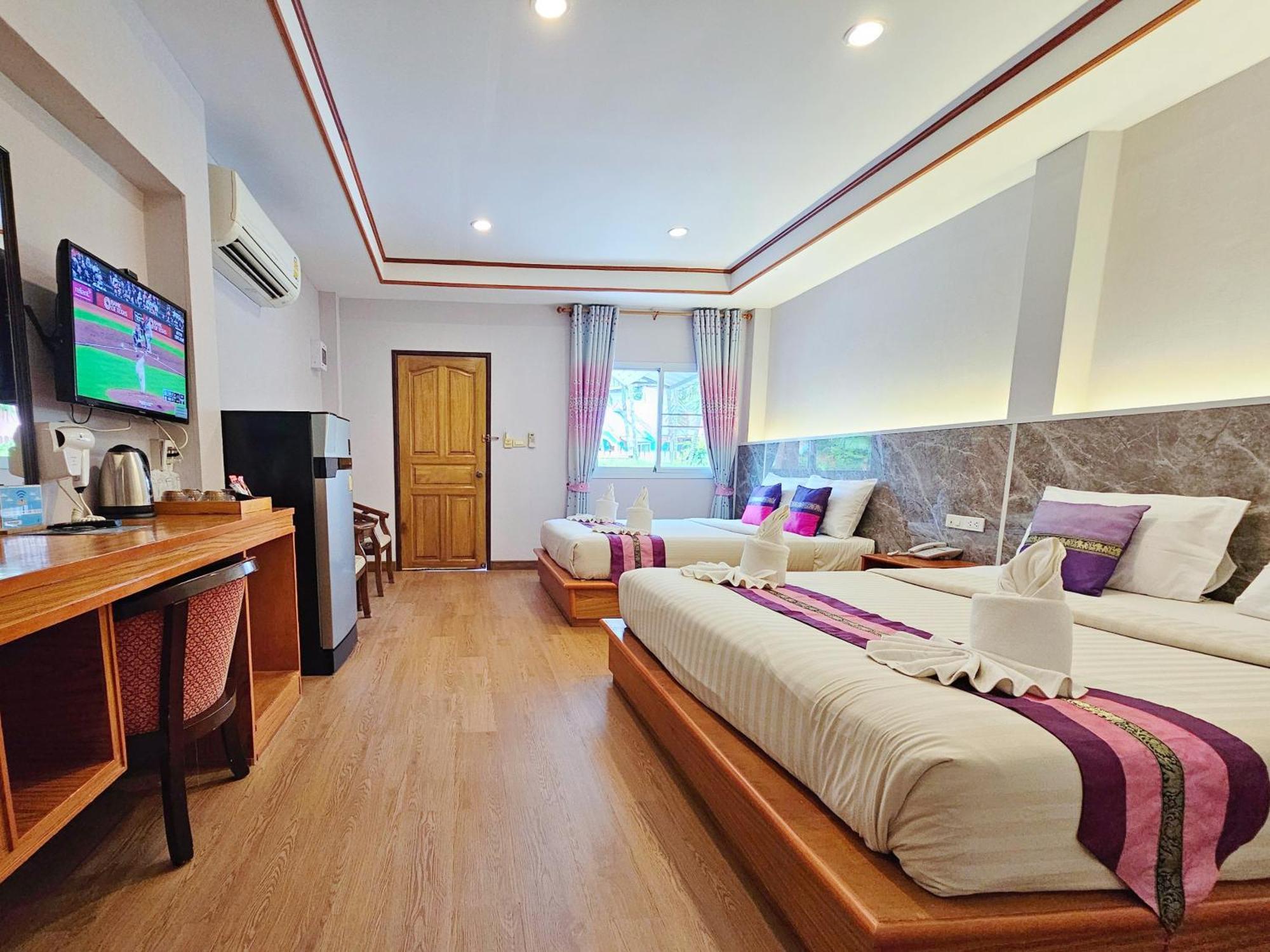 Phaithong Sotel Resort Chalong Exterior photo