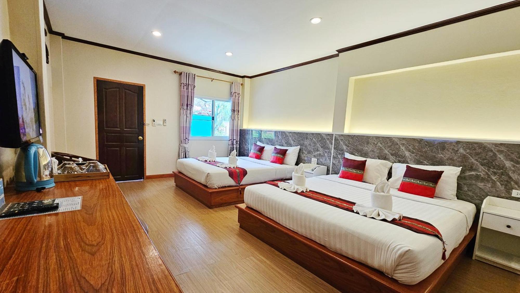 Phaithong Sotel Resort Chalong Exterior photo