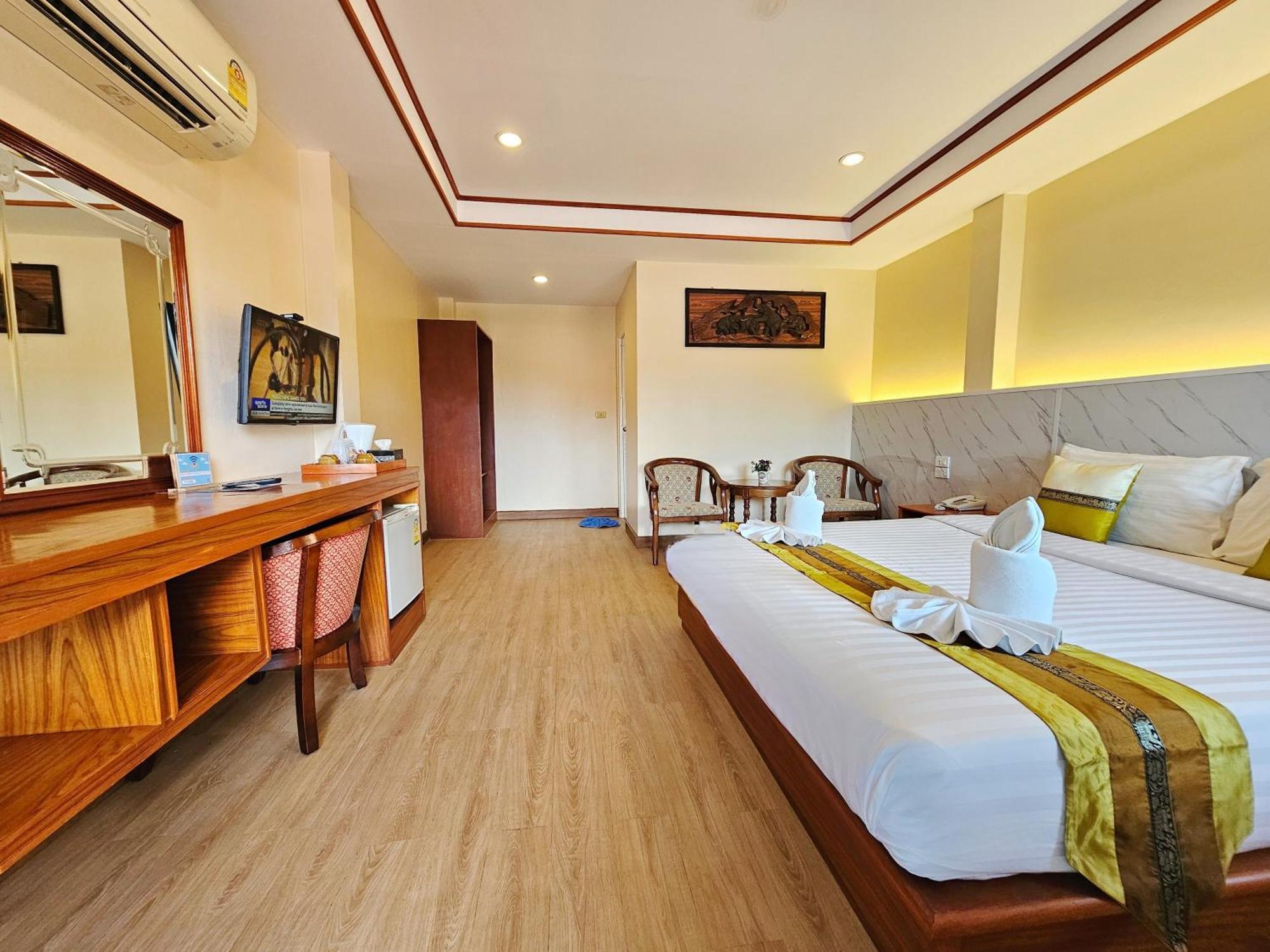 Phaithong Sotel Resort Chalong Exterior photo