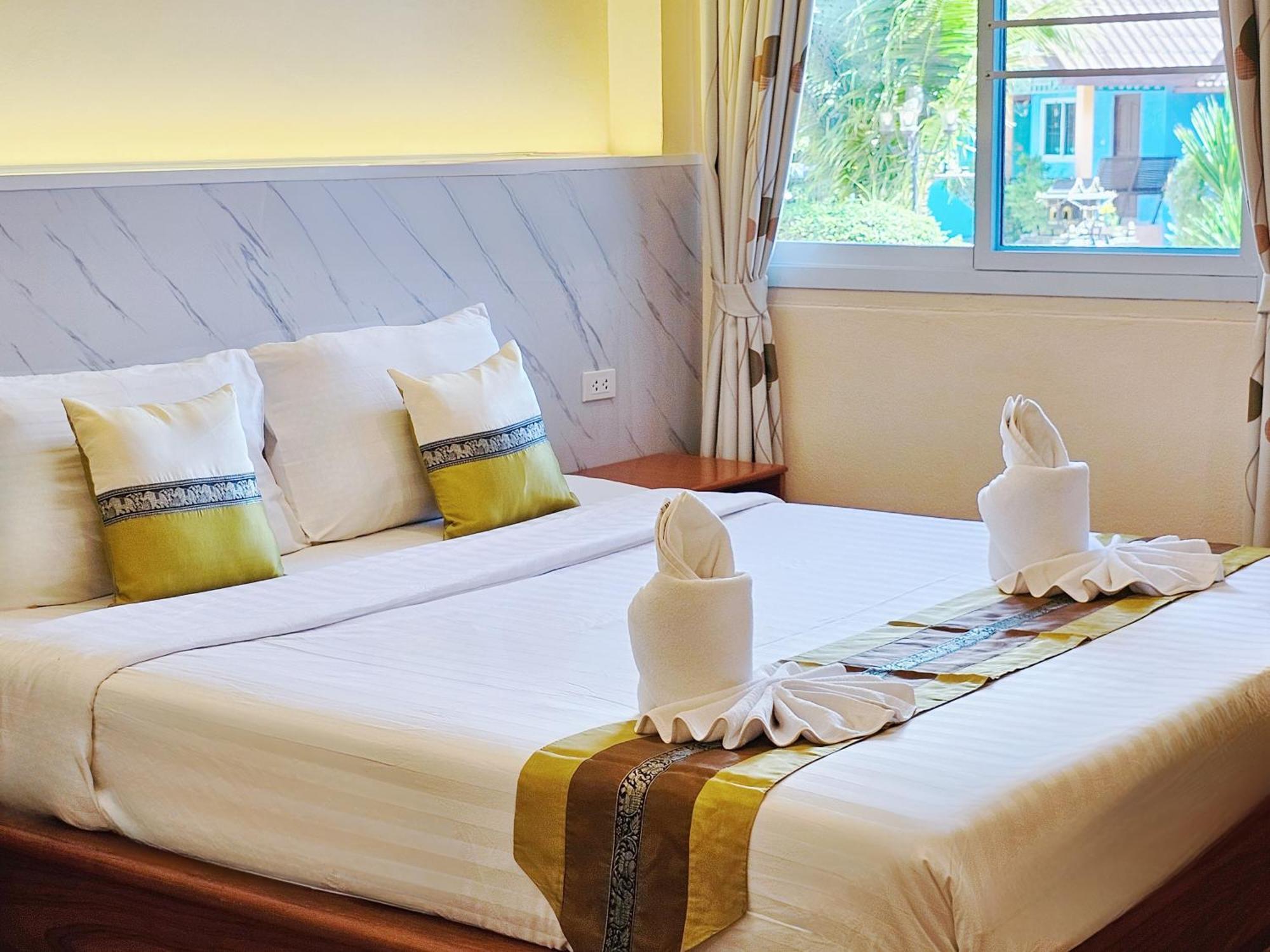 Phaithong Sotel Resort Chalong Exterior photo