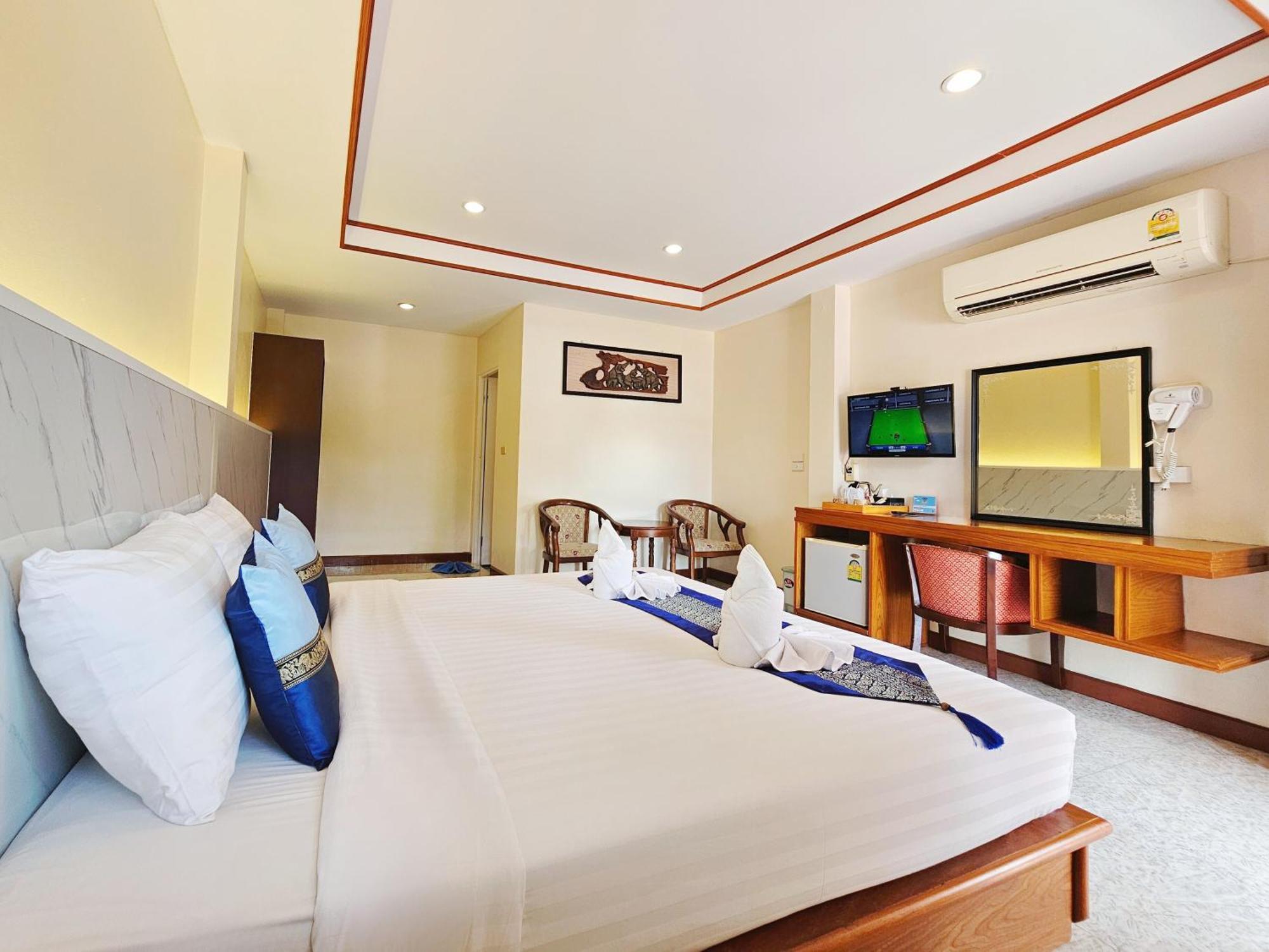 Phaithong Sotel Resort Chalong Exterior photo