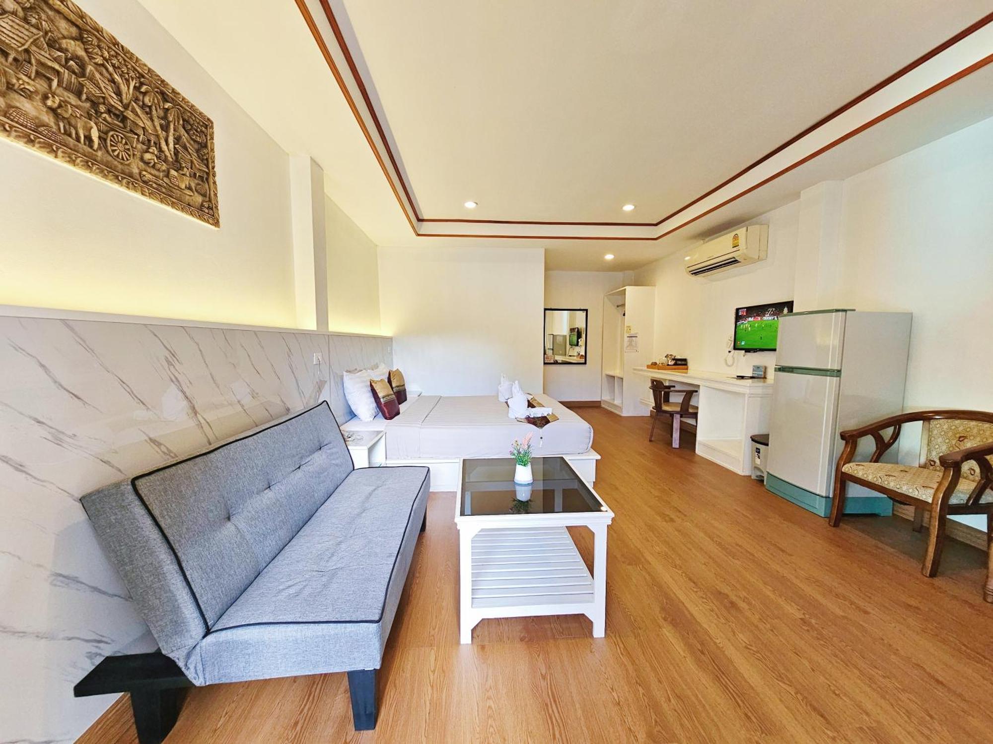 Phaithong Sotel Resort Chalong Exterior photo
