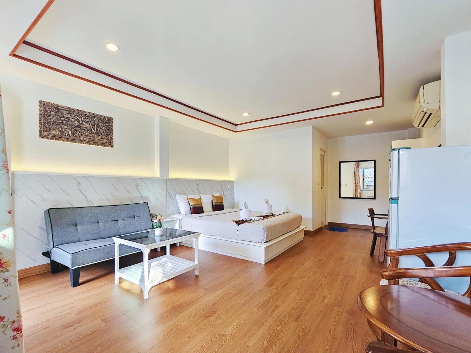 Phaithong Sotel Resort Chalong Exterior photo