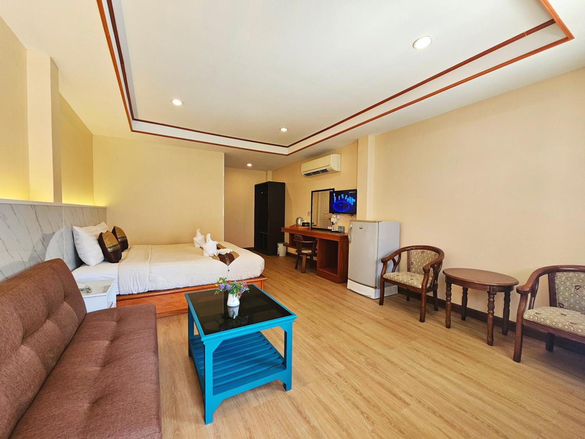 Phaithong Sotel Resort Chalong Exterior photo