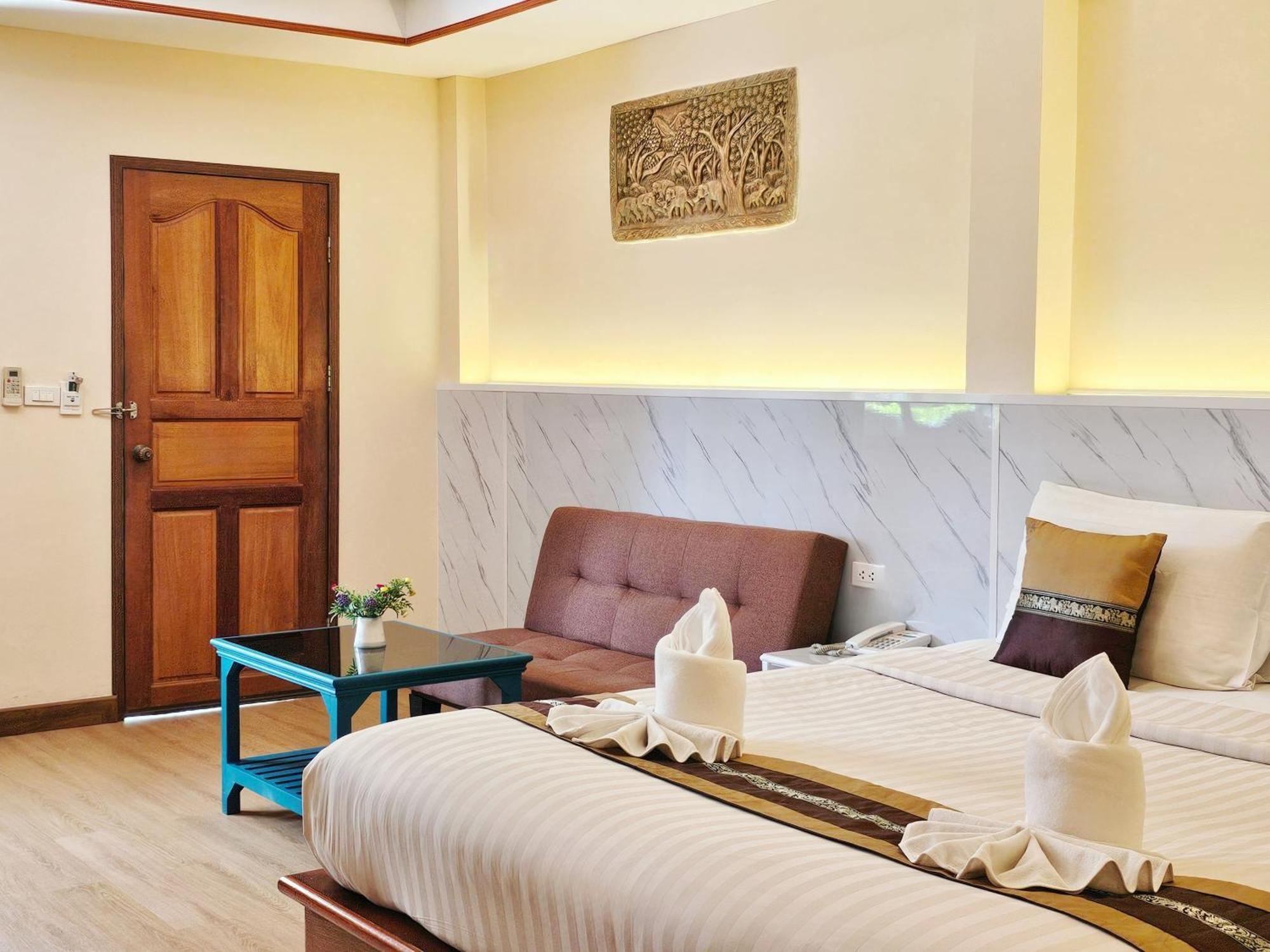 Phaithong Sotel Resort Chalong Exterior photo