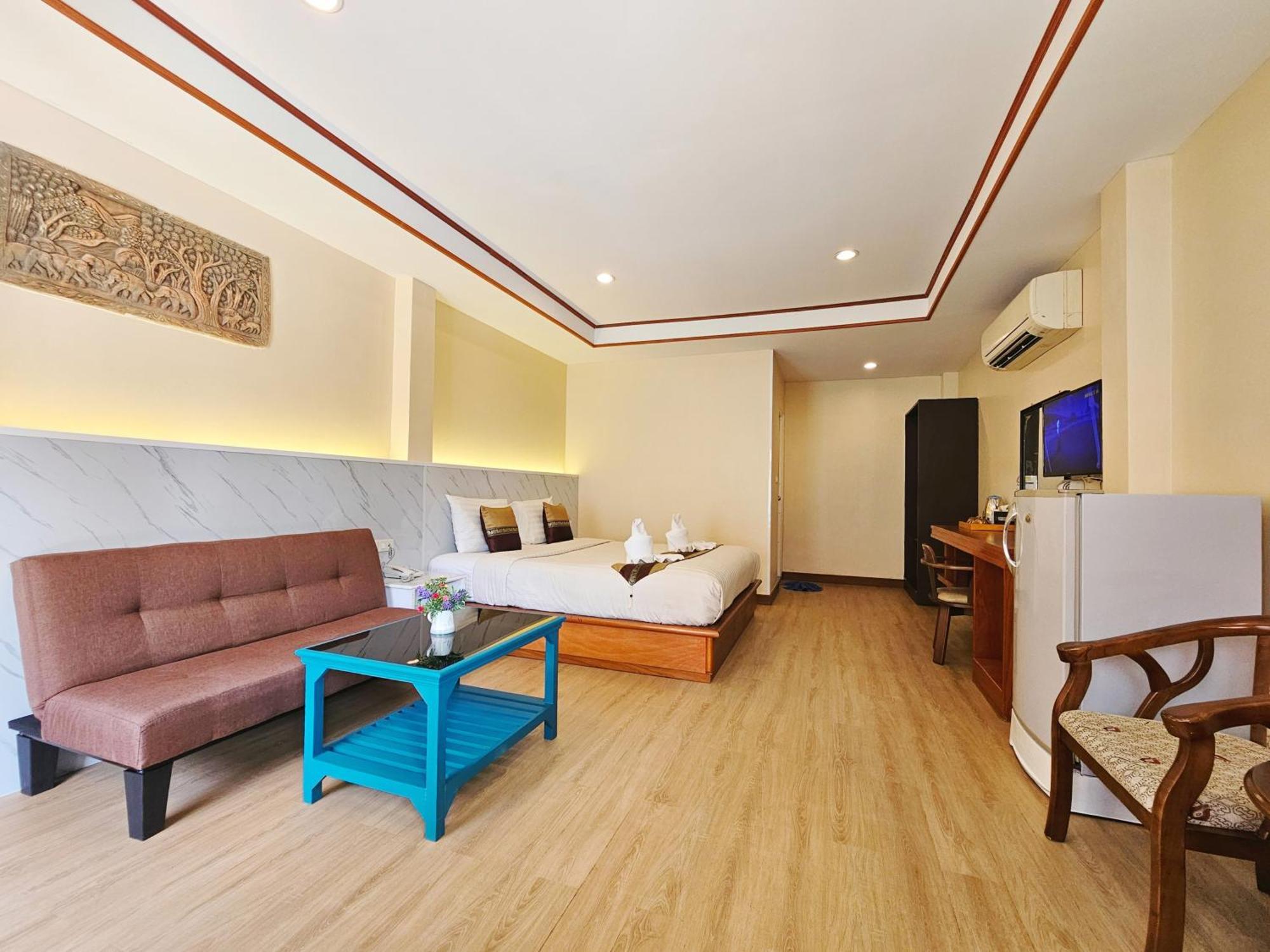 Phaithong Sotel Resort Chalong Exterior photo